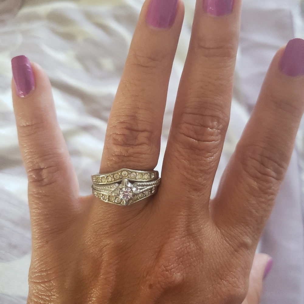 Ring - Picture 3 of 4